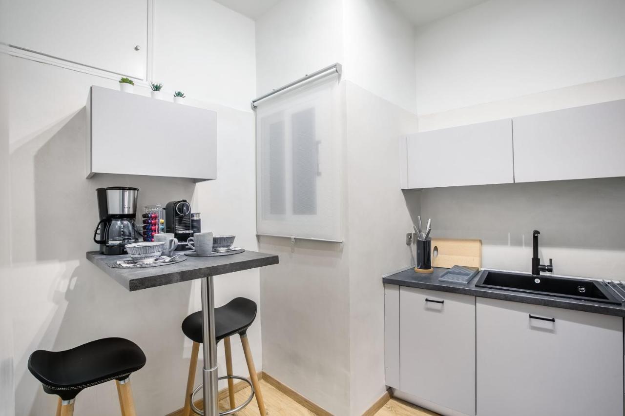 شقة Modern Flat In The Grounds Of Acropolis Monuments -Armonia- أثينا المظهر الخارجي الصورة